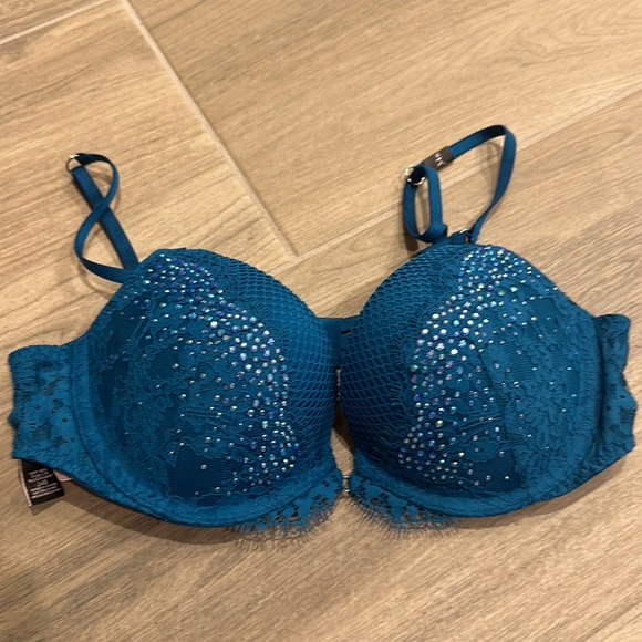 Victoria's Secret Fashion Show Teal Rhinestone Strappy Push-Up Bra. NWT. - Picture 3 of 6